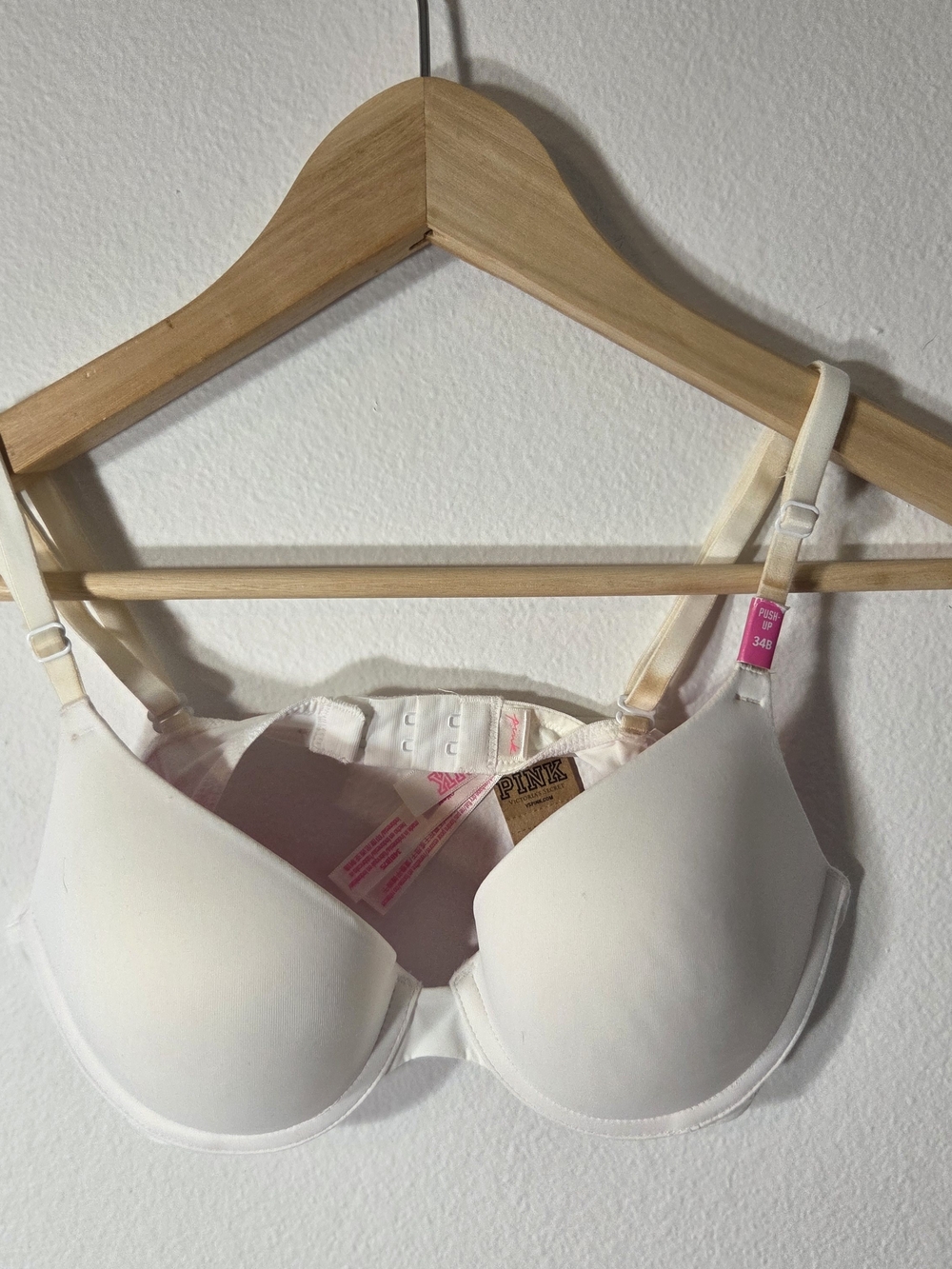 PINK Victoria's Secret White  Smooth Padded Wear Everywhere Push-up Bra 34B